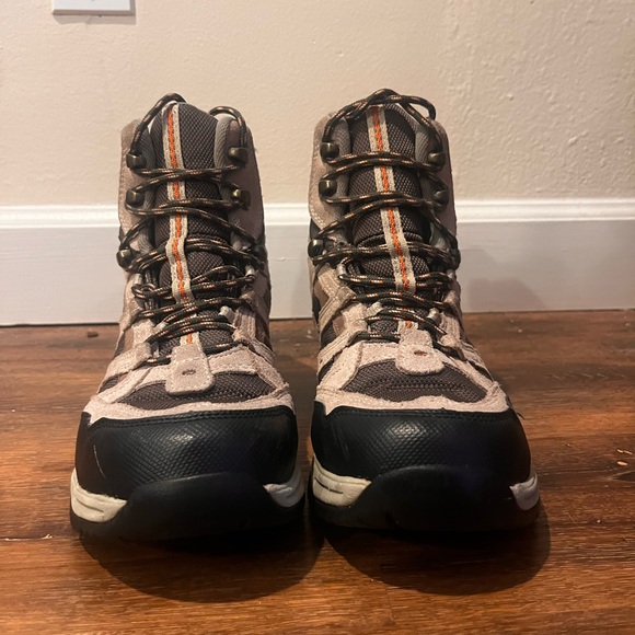 L.L. Bean Women’s Hiking Boots, Size 9.5 - Picture 2 of 9